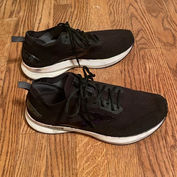 Brooks Levitate 4 Black Size 10 - Picture 2 of 10